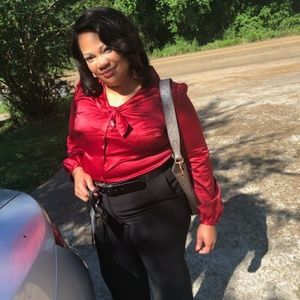 Meet your Posher, Adrienne